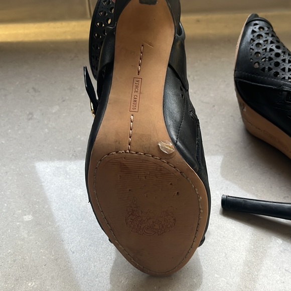 VINCE CAMUTO Leather Heels - Picture 5 of 5
